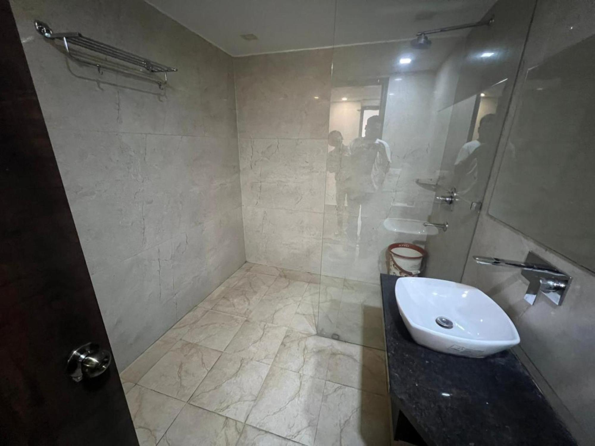Hotel Royal Palace Hapur Exterior photo